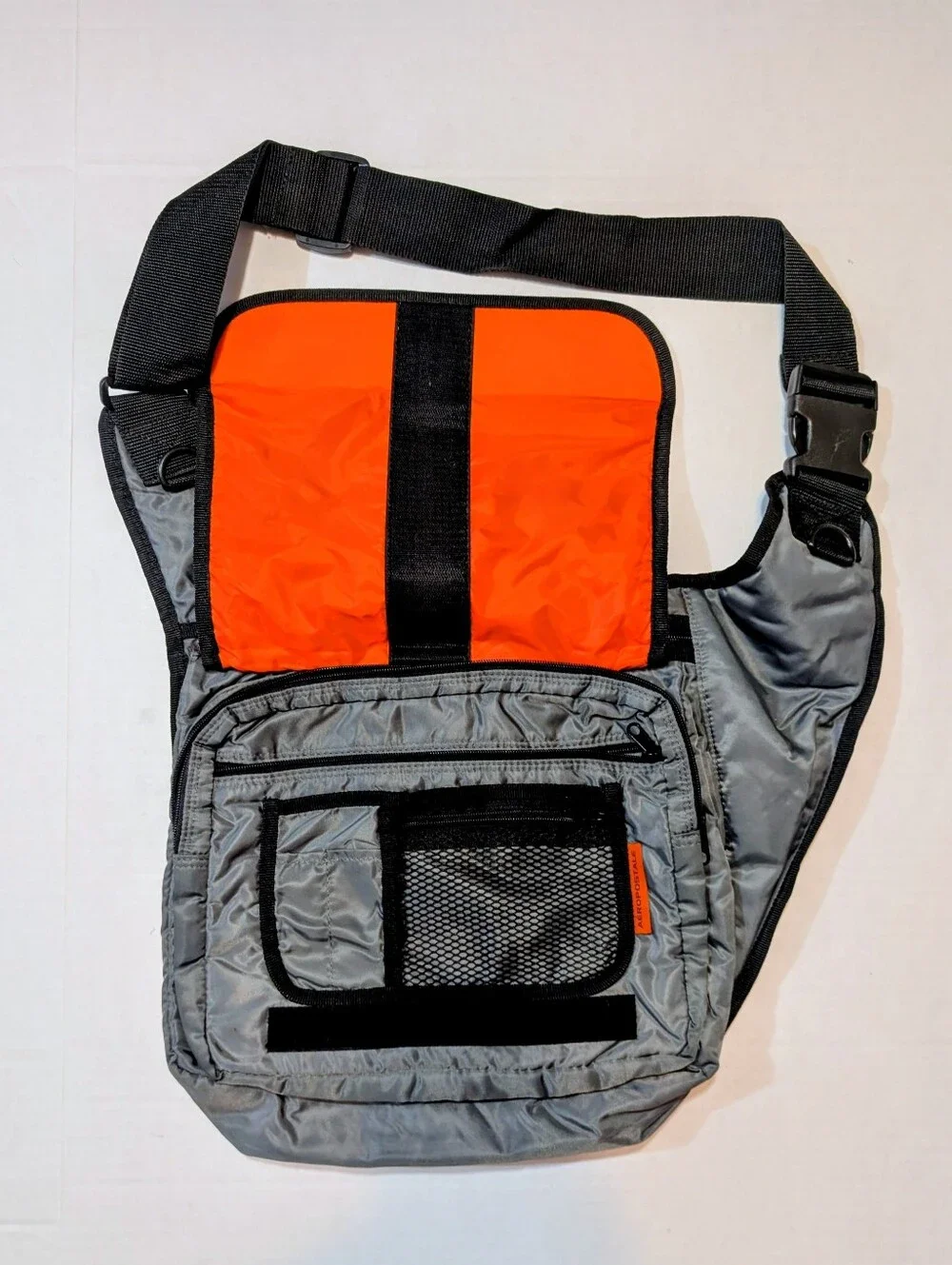 Aeropostale Gray Sling/Messenger Bag | Gently used in great condition